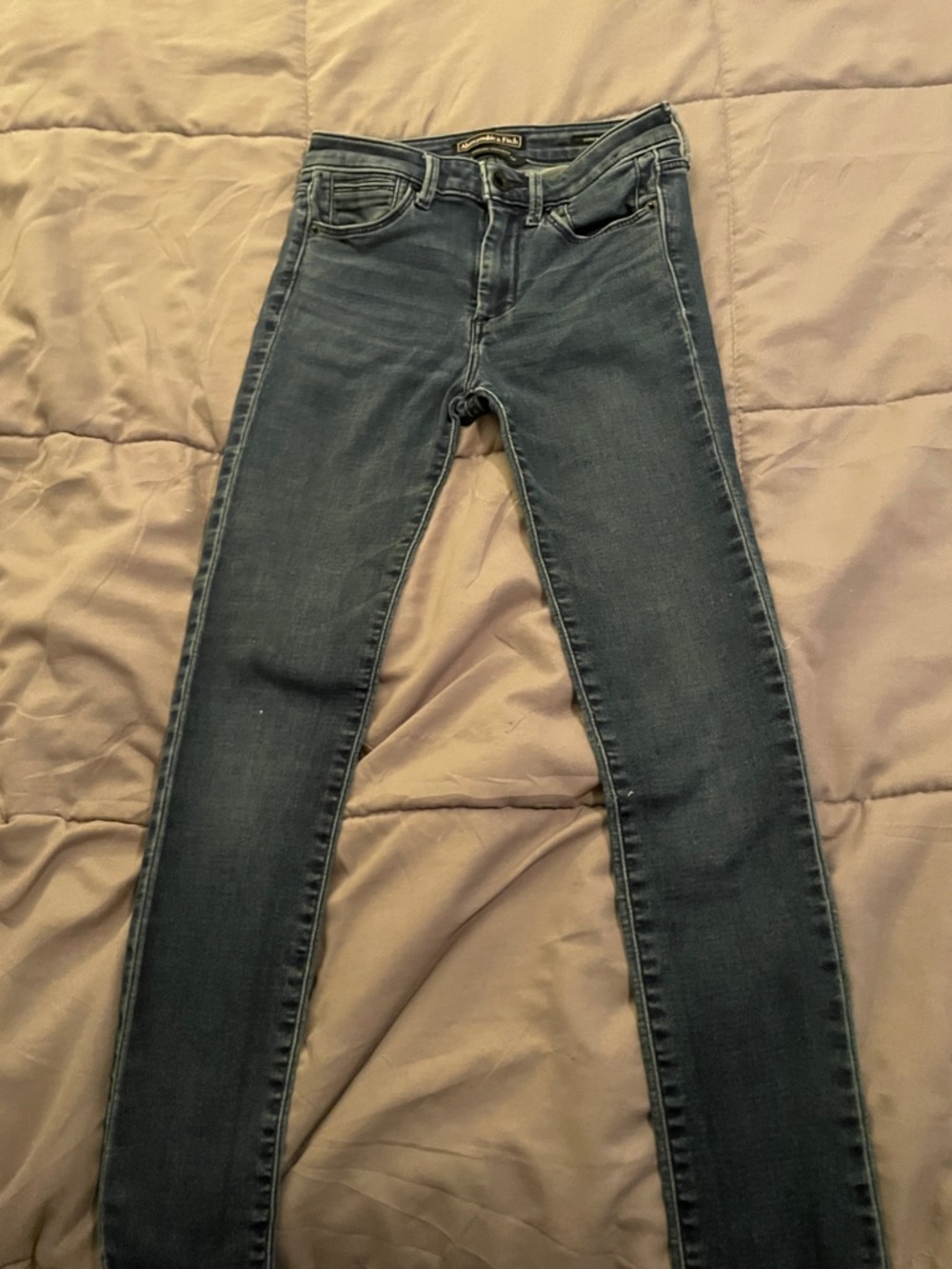 Abercrombie & Fitch Women's Medium Blue Skinny Jeans